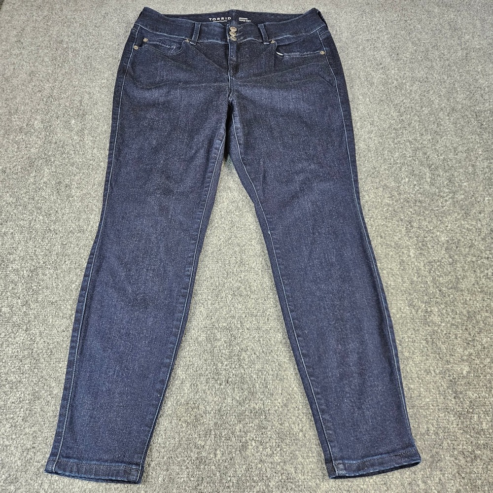 Torrid‎ Super Soft Jegging Dark Wash High Rise Triple Button Jeans 14S Short